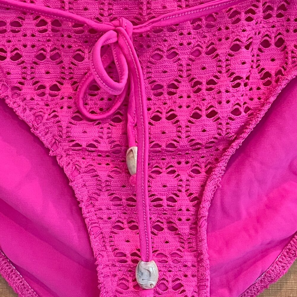 Rasberry Pink Crochet Bikini Bottoms - Women's Small - EUC - Picture 5 of 8